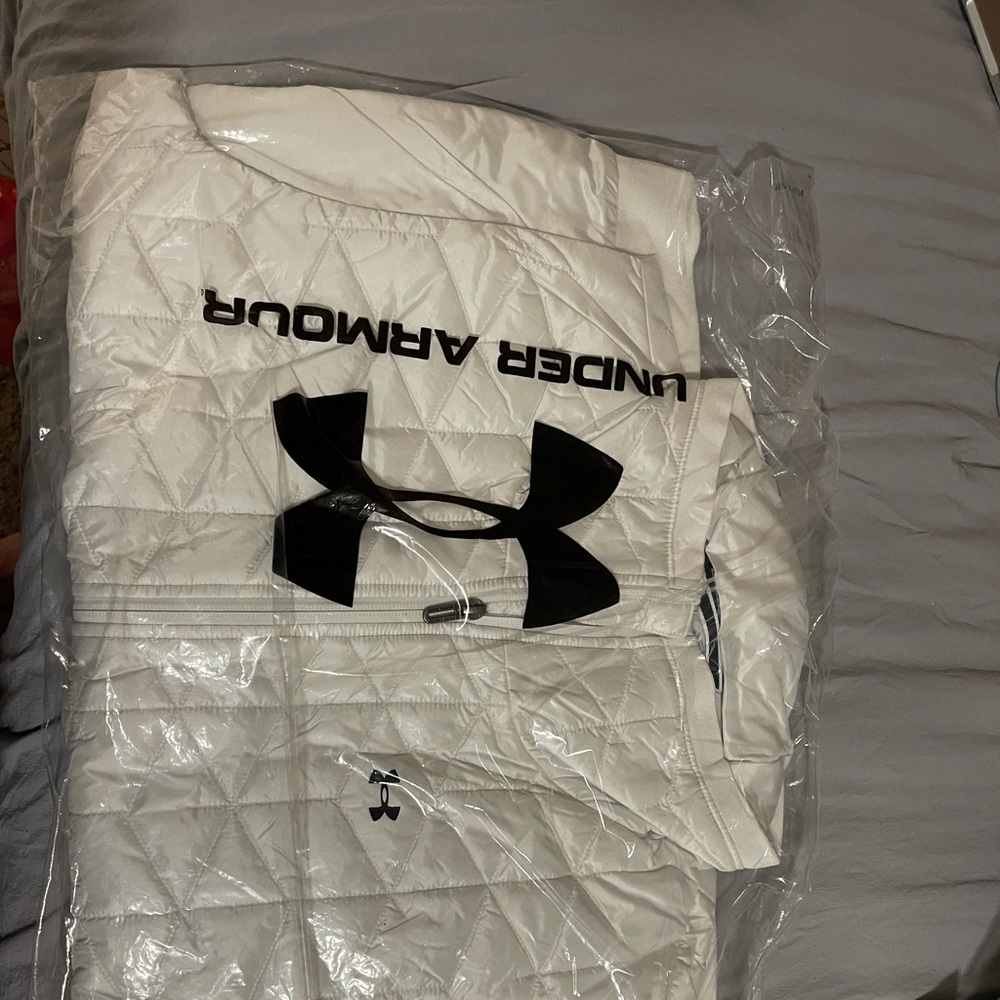 Never worn white ND vest